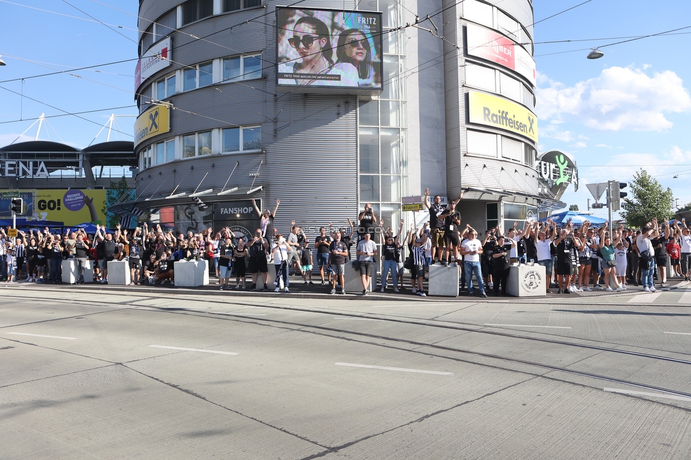 Sturm Graz - RB Salzburg
Oesterreichische Fussball Bundesliga, 2. Runde, SK Sturm Graz - FC RB Salzburg, Stadion Liebenau Graz, 30.07.2022. 

Foto zeigt Fans von Sturm beim Corteo
