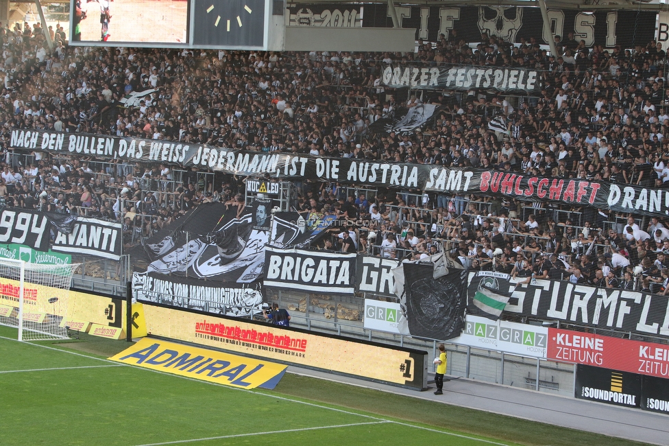 Sturm Graz - RB Salzburg
1Oesterreichische Fussball Bundesliga, 2. Runde, SK Sturm Graz - FC RB Salzburg, Stadion Liebenau Graz, 30.07.2022. 

Foto zeigt Fans von Sturm mit einem Spruchband
