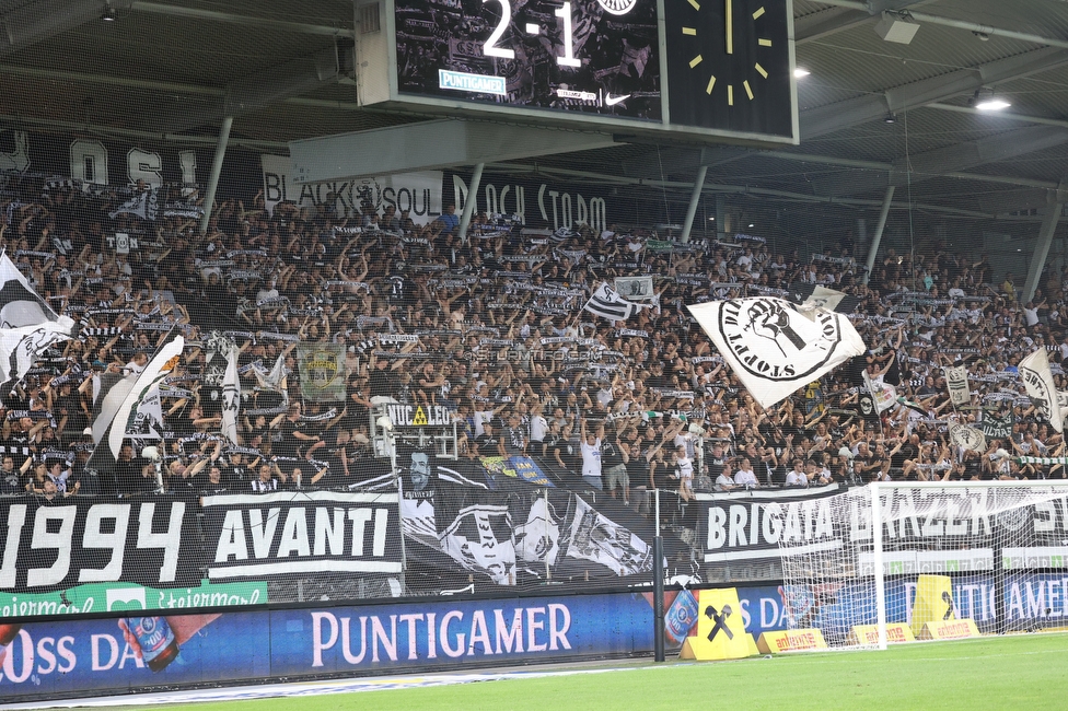 Sturm Graz - RB Salzburg
Oesterreichische Fussball Bundesliga, 2. Runde, SK Sturm Graz - FC RB Salzburg, Stadion Liebenau Graz, 30.07.2022. 

Foto zeigt Fans von Sturm und die Mannschaft von Sturm
