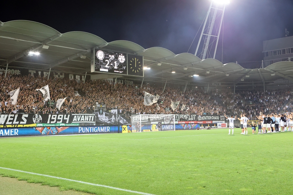 Sturm Graz - RB Salzburg
Oesterreichische Fussball Bundesliga, 2. Runde, SK Sturm Graz - FC RB Salzburg, Stadion Liebenau Graz, 30.07.2022. 

Foto zeigt Fans von Sturm und die Mannschaft von Sturm
