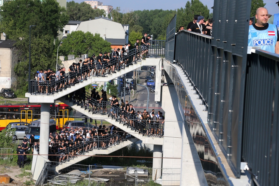 Dynamo Kiew - Sturm Graz
UEFA Champions League Qualifikation 3. Runde, Dynamo Kiew - SK Sturm Graz, Stadion LKS Lodz, 03.08.2022. 

Foto zeigt Fans von Sturm beim Corteo
