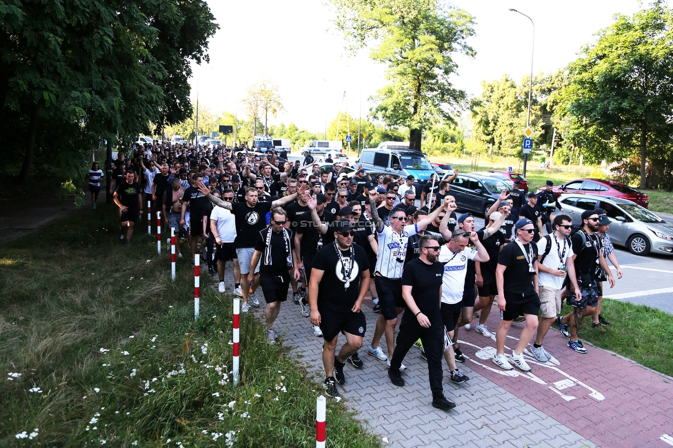 Dynamo Kiew - Sturm Graz
UEFA Champions League Qualifikation 3. Runde, Dynamo Kiew - SK Sturm Graz, Stadion LKS Lodz, 03.08.2022. 

Foto zeigt Fans von Sturm beim Corteo
