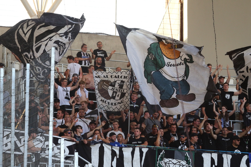 Dynamo Kiew - Sturm Graz
UEFA Champions League Qualifikation 3. Runde, Dynamo Kiew - SK Sturm Graz, Stadion LKS Lodz, 03.08.2022. 

Foto zeigt Fans von Sturm
