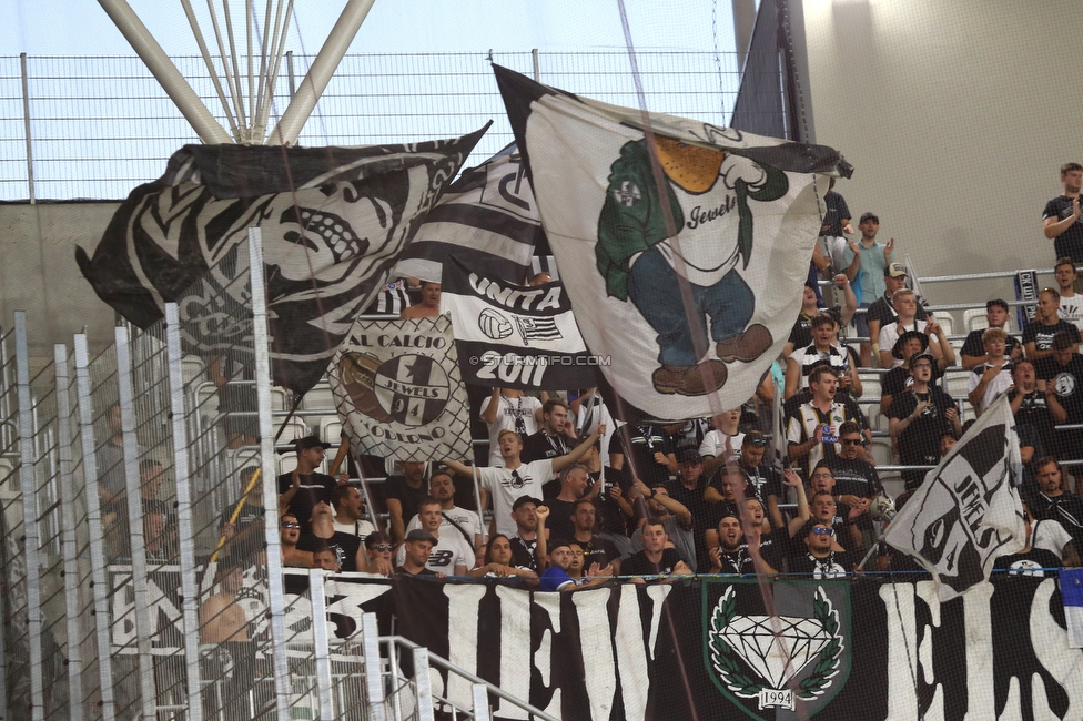 Dynamo Kiew - Sturm Graz
UEFA Champions League Qualifikation 3. Runde, Dynamo Kiew - SK Sturm Graz, Stadion LKS Lodz, 03.08.2022. 

Foto zeigt Fans von Sturm
