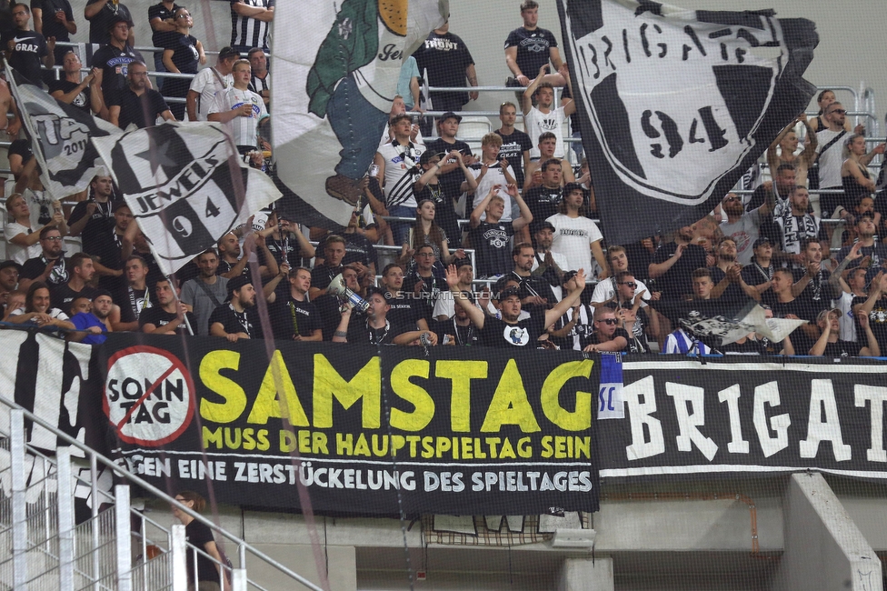 Dynamo Kiew - Sturm Graz
UEFA Champions League Qualifikation 3. Runde, Dynamo Kiew - SK Sturm Graz, Stadion LKS Lodz, 03.08.2022. 

Foto zeigt Fans von Sturm mit einem Spruchband
Schlüsselwörter: samstag