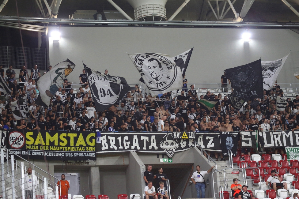 Dynamo Kiew - Sturm Graz
UEFA Champions League Qualifikation 3. Runde, Dynamo Kiew - SK Sturm Graz, Stadion LKS Lodz, 03.08.2022. 

Foto zeigt Fans von Sturm mit einem Spruchband
Schlüsselwörter: samstag