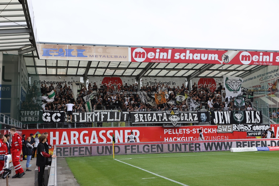 Ried - Sturm Graz
Oesterreichische Fussball Bundesliga, 3. Runde, SV Ried - SK Sturm Graz, Arena Ried, 06.08.2022. 

Foto zeigt Fans von Sturm
