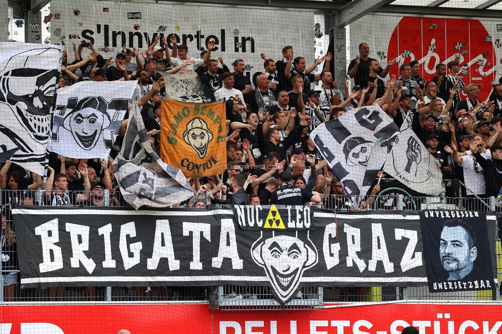 Ried - Sturm Graz
Oesterreichische Fussball Bundesliga, 3. Runde, SV Ried - SK Sturm Graz, Arena Ried, 06.08.2022. 

Foto zeigt Fans von Sturm
Schlüsselwörter: brigata