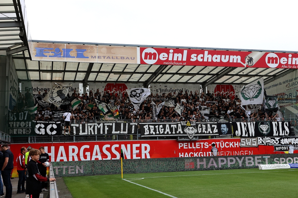Ried - Sturm Graz
Oesterreichische Fussball Bundesliga, 3. Runde, SV Ried - SK Sturm Graz, Arena Ried, 06.08.2022. 

Foto zeigt Fans von Sturm
