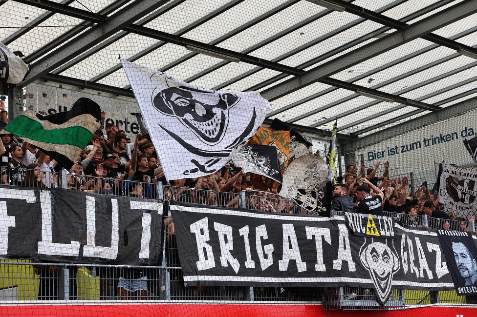 Ried - Sturm Graz
Oesterreichische Fussball Bundesliga, 3. Runde, SV Ried - SK Sturm Graz, Arena Ried, 06.08.2022. 

Foto zeigt Fans von Sturm
Schlüsselwörter: brigata