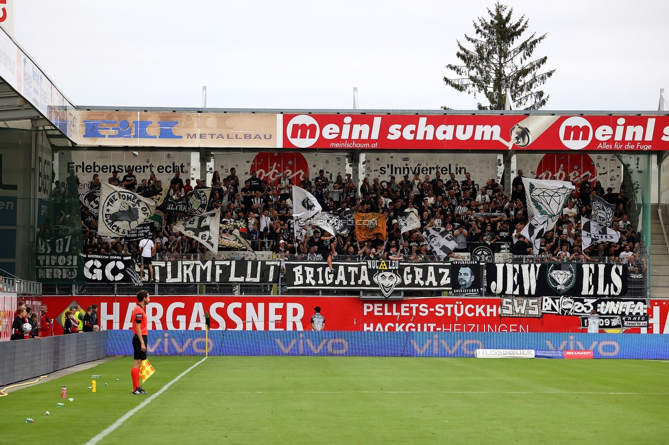 Ried - Sturm Graz
Oesterreichische Fussball Bundesliga, 3. Runde, SV Ried - SK Sturm Graz, Arena Ried, 06.08.2022. 

Foto zeigt Fans von Sturm
