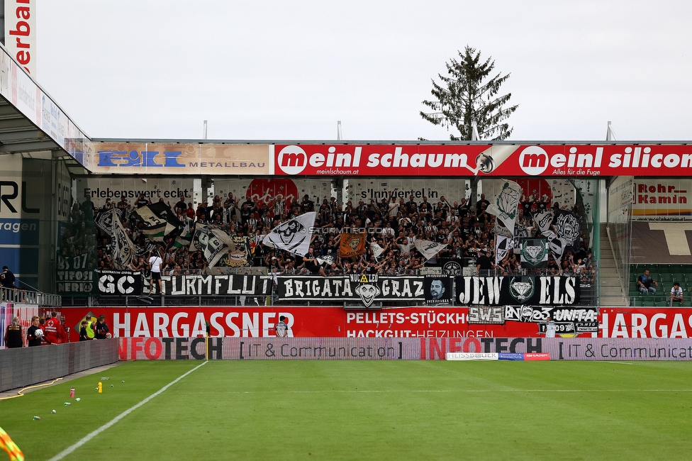 Ried - Sturm Graz
Oesterreichische Fussball Bundesliga, 3. Runde, SV Ried - SK Sturm Graz, Arena Ried, 06.08.2022. 

Foto zeigt Fans von Sturm
