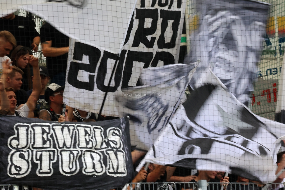 Ried - Sturm Graz
Oesterreichische Fussball Bundesliga, 3. Runde, SV Ried - SK Sturm Graz, Arena Ried, 06.08.2022. 

Foto zeigt Fans von Sturm
Schlüsselwörter: jewels