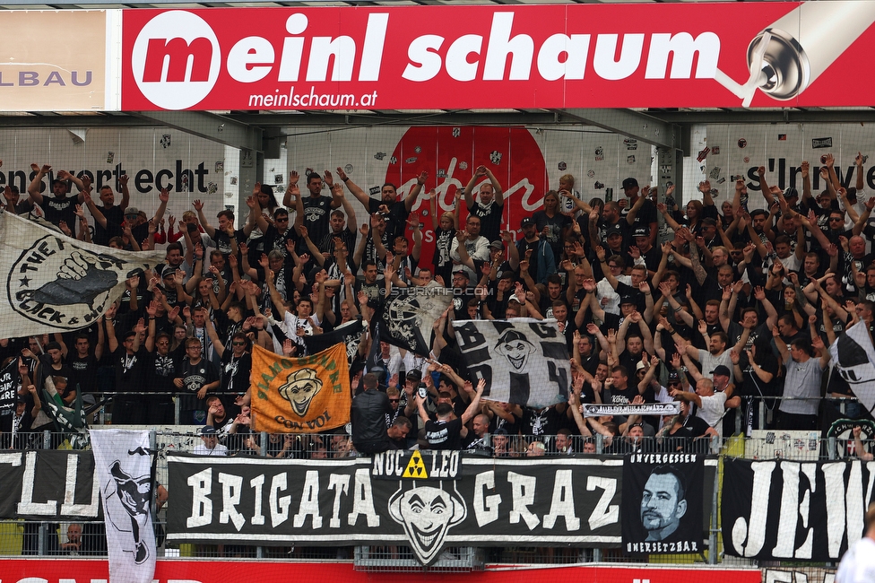 Ried - Sturm Graz
Oesterreichische Fussball Bundesliga, 3. Runde, SV Ried - SK Sturm Graz, Arena Ried, 06.08.2022. 

Foto zeigt Fans von Sturm
