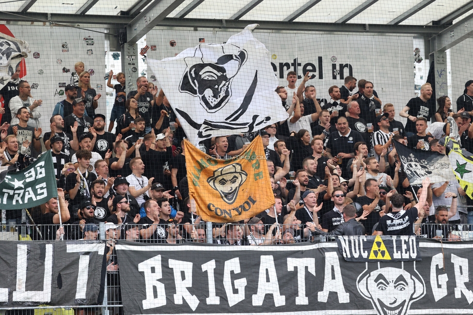 Ried - Sturm Graz
Oesterreichische Fussball Bundesliga, 3. Runde, SV Ried - SK Sturm Graz, Arena Ried, 06.08.2022. 

Foto zeigt Fans von Sturm
Schlüsselwörter: brigata