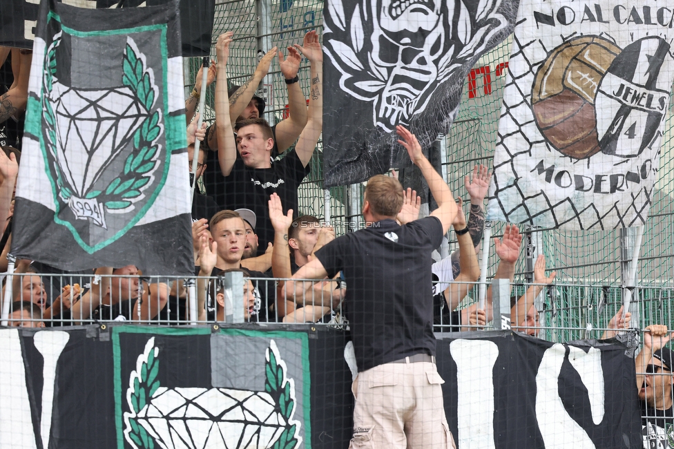 Ried - Sturm Graz
Oesterreichische Fussball Bundesliga, 3. Runde, SV Ried - SK Sturm Graz, Arena Ried, 06.08.2022. 

Foto zeigt Fans von Sturm
Schlüsselwörter: jewels vorsaenger