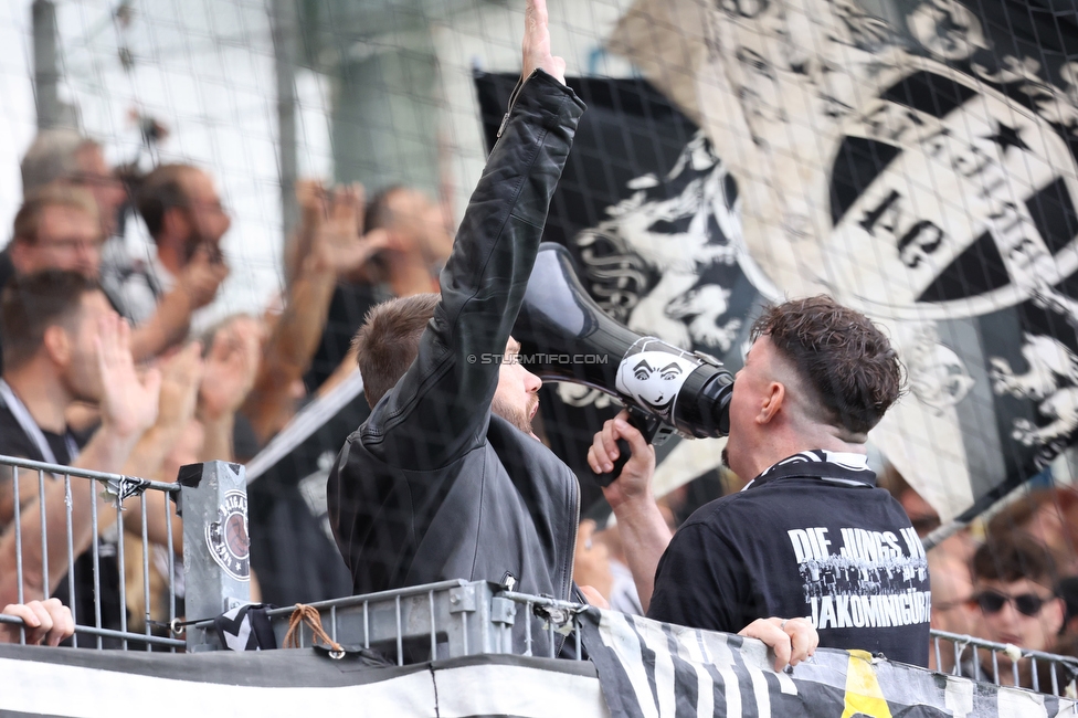 Ried - Sturm Graz
Oesterreichische Fussball Bundesliga, 3. Runde, SV Ried - SK Sturm Graz, Arena Ried, 06.08.2022. 

Foto zeigt Fans von Sturm
Schlüsselwörter: brigata vorsaenger