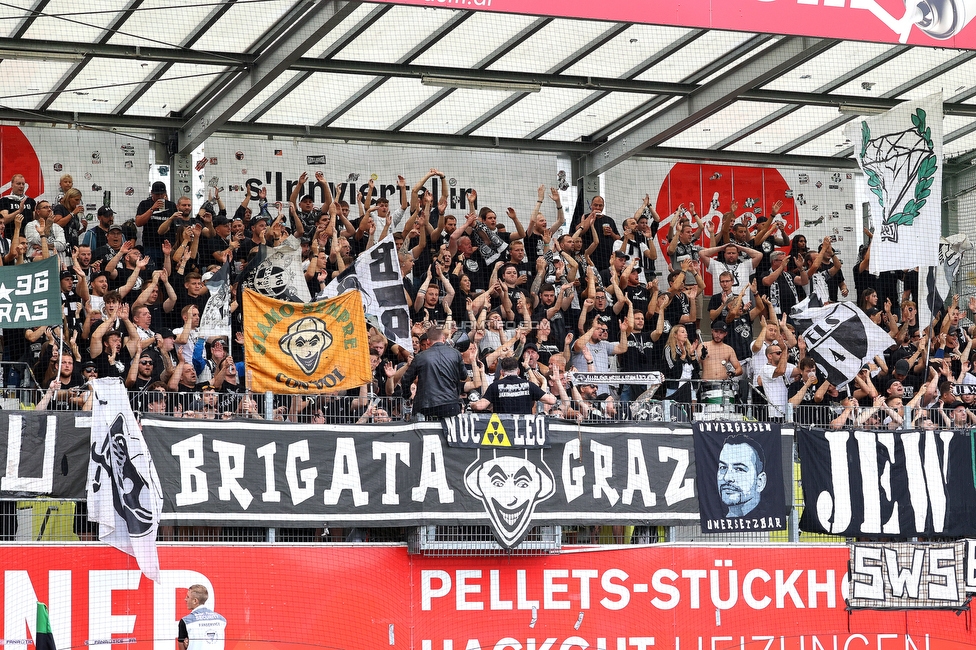 Ried - Sturm Graz
Oesterreichische Fussball Bundesliga, 3. Runde, SV Ried - SK Sturm Graz, Arena Ried, 06.08.2022. 

Foto zeigt Fans von Sturm
Schlüsselwörter: brigata