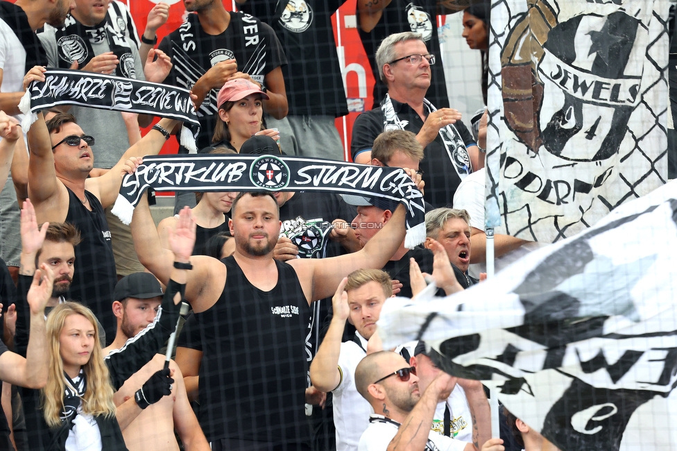 Ried - Sturm Graz
Oesterreichische Fussball Bundesliga, 3. Runde, SV Ried - SK Sturm Graz, Arena Ried, 06.08.2022. 

Foto zeigt Fans von Sturm
