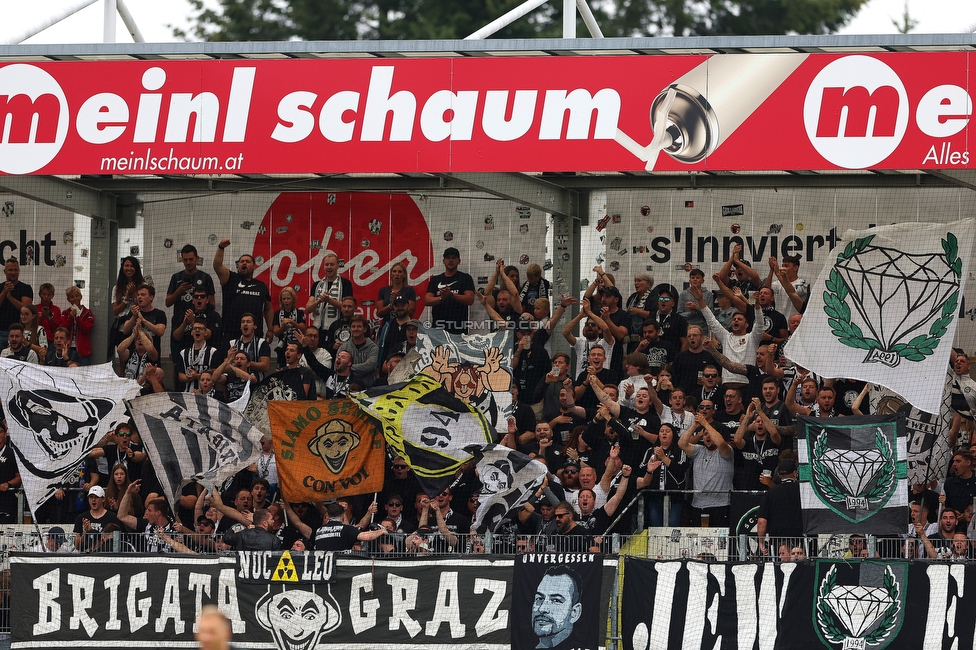 Ried - Sturm Graz
Oesterreichische Fussball Bundesliga, 3. Runde, SV Ried - SK Sturm Graz, Arena Ried, 06.08.2022. 

Foto zeigt Fans von Sturm
