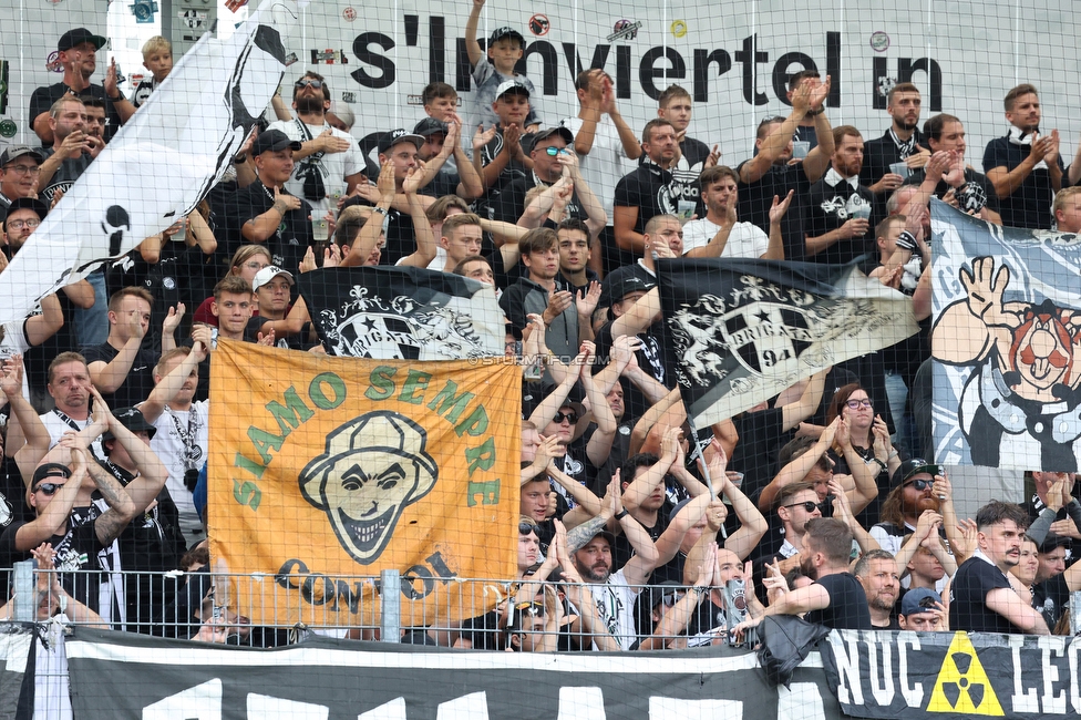 Ried - Sturm Graz
Oesterreichische Fussball Bundesliga, 3. Runde, SV Ried - SK Sturm Graz, Arena Ried, 06.08.2022. 

Foto zeigt Fans von Sturm
