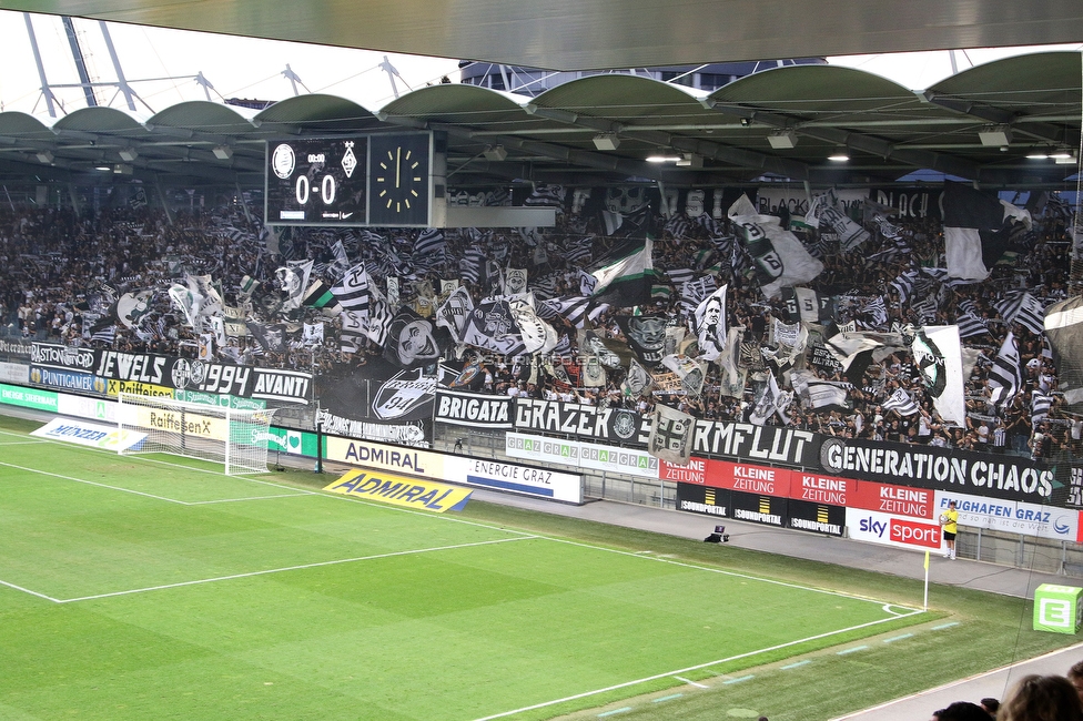 Sturm Graz - Dynamo Kiew
UEFA Champions League Qualifikation 3. Runde, SK Sturm Graz - FC Dynamo Kiew, Stadion Liebenau Graz, 09.08.2022. 

Foto zeigt Fans von Sturm mit einer Choreografie
