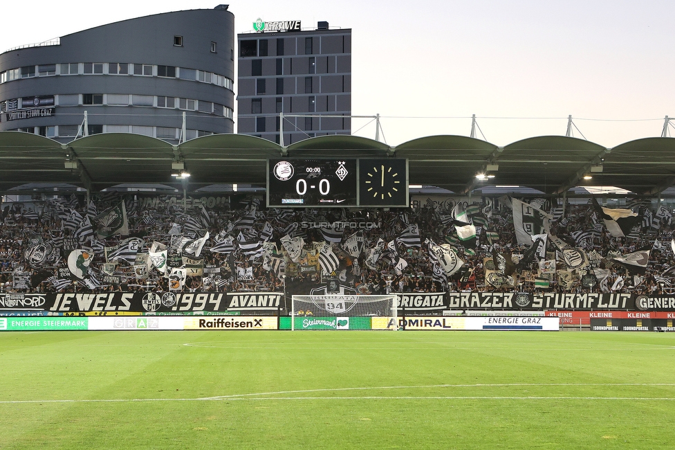 Sturm Graz - Dynamo Kiew
UEFA Champions League Qualifikation 3. Runde, SK Sturm Graz - FC Dynamo Kiew, Stadion Liebenau Graz, 09.08.2022. 

Foto zeigt Fans von Sturm mit einer Choreografie
