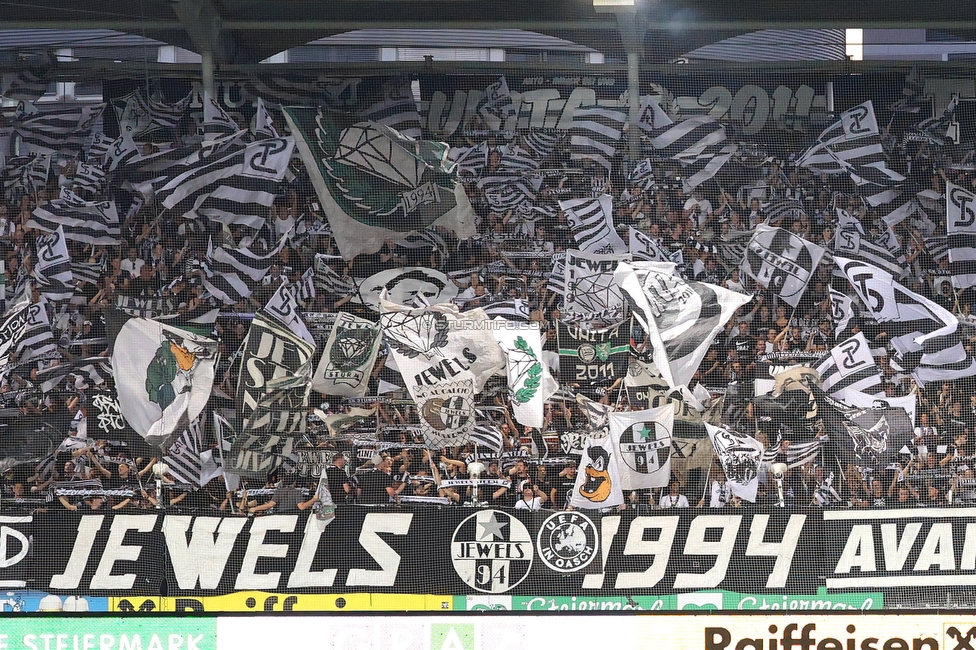 Sturm Graz - Dynamo Kiew
UEFA Champions League Qualifikation 3. Runde, SK Sturm Graz - FC Dynamo Kiew, Stadion Liebenau Graz, 09.08.2022. 

Foto zeigt Fans von Sturm mit einer Choreografie
