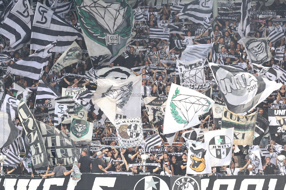 Sturm Graz - Dynamo Kiew
UEFA Champions League Qualifikation 3. Runde, SK Sturm Graz - FC Dynamo Kiew, Stadion Liebenau Graz, 09.08.2022. 

Foto zeigt Fans von Sturm mit einer Choreografie
Schlüsselwörter: jewels