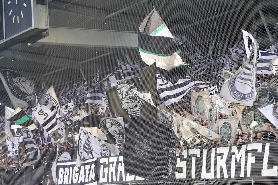 Sturm Graz - Dynamo Kiew
UEFA Champions League Qualifikation 3. Runde, SK Sturm Graz - FC Dynamo Kiew, Stadion Liebenau Graz, 09.08.2022. 

Foto zeigt Fans von Sturm
