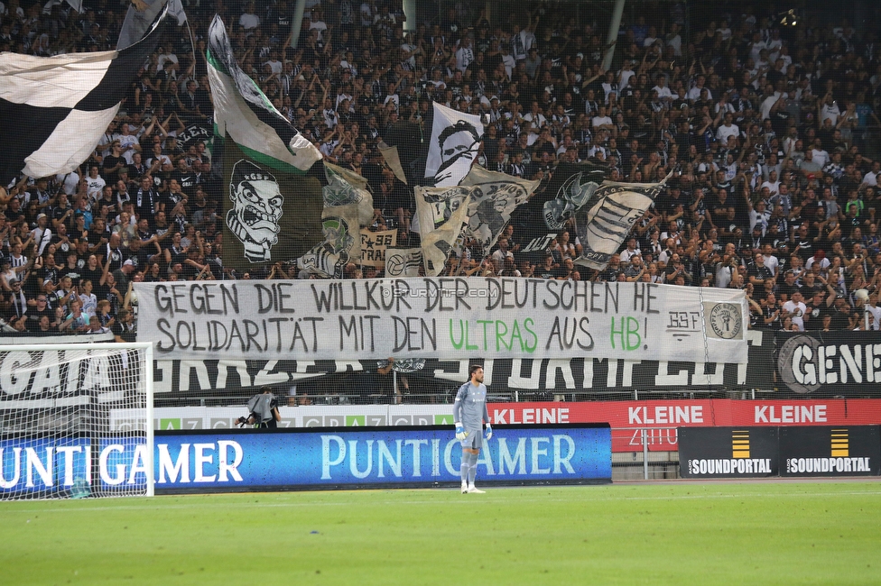 Sturm Graz - Dynamo Kiew
UEFA Champions League Qualifikation 3. Runde, SK Sturm Graz - FC Dynamo Kiew, Stadion Liebenau Graz, 09.08.2022. 

Foto zeigt Fans von Sturm mit einem Spruchband
Schlüsselwörter: bremen