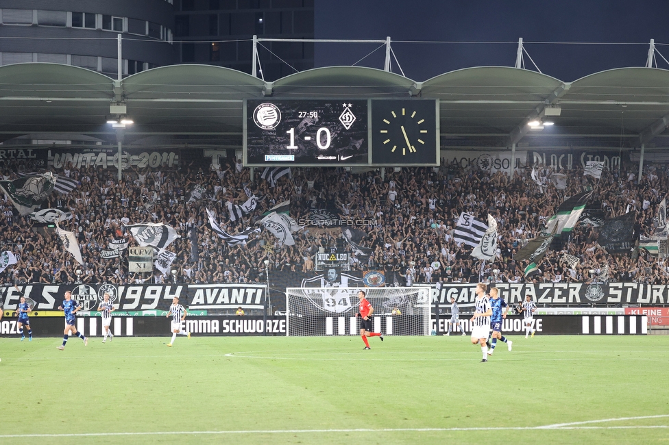 Sturm Graz - Dynamo Kiew
UEFA Champions League Qualifikation 3. Runde, SK Sturm Graz - FC Dynamo Kiew, Stadion Liebenau Graz, 09.08.2022. 

Foto zeigt Fans von Sturm
