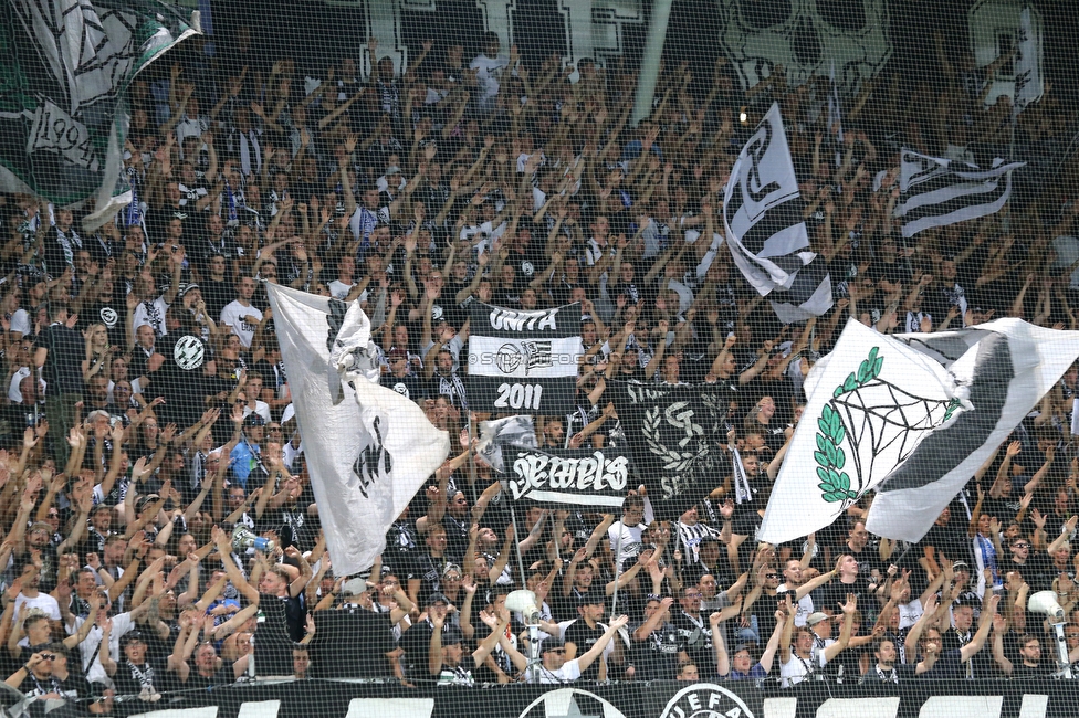 Sturm Graz - Dynamo Kiew
UEFA Champions League Qualifikation 3. Runde, SK Sturm Graz - FC Dynamo Kiew, Stadion Liebenau Graz, 09.08.2022. 

Foto zeigt Fans von Sturm
