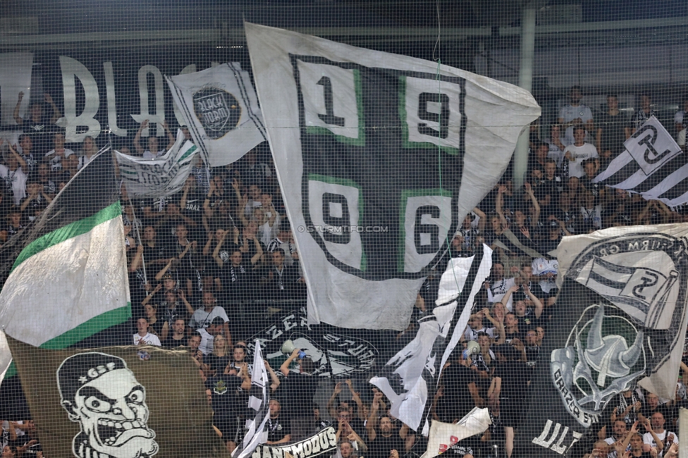 Sturm Graz - Dynamo Kiew
UEFA Champions League Qualifikation 3. Runde, SK Sturm Graz - FC Dynamo Kiew, Stadion Liebenau Graz, 09.08.2022. 

Foto zeigt Fans von Sturm
Schlüsselwörter: sturmflut