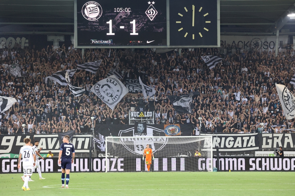 Sturm Graz - Dynamo Kiew
UEFA Champions League Qualifikation 3. Runde, SK Sturm Graz - FC Dynamo Kiew, Stadion Liebenau Graz, 09.08.2022. 

Foto zeigt Fans von Sturm
