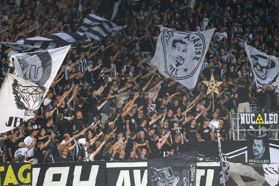 Sturm Graz - Dynamo Kiew
UEFA Champions League Qualifikation 3. Runde, SK Sturm Graz - FC Dynamo Kiew, Stadion Liebenau Graz, 09.08.2022. 

Foto zeigt Fans von Sturm
