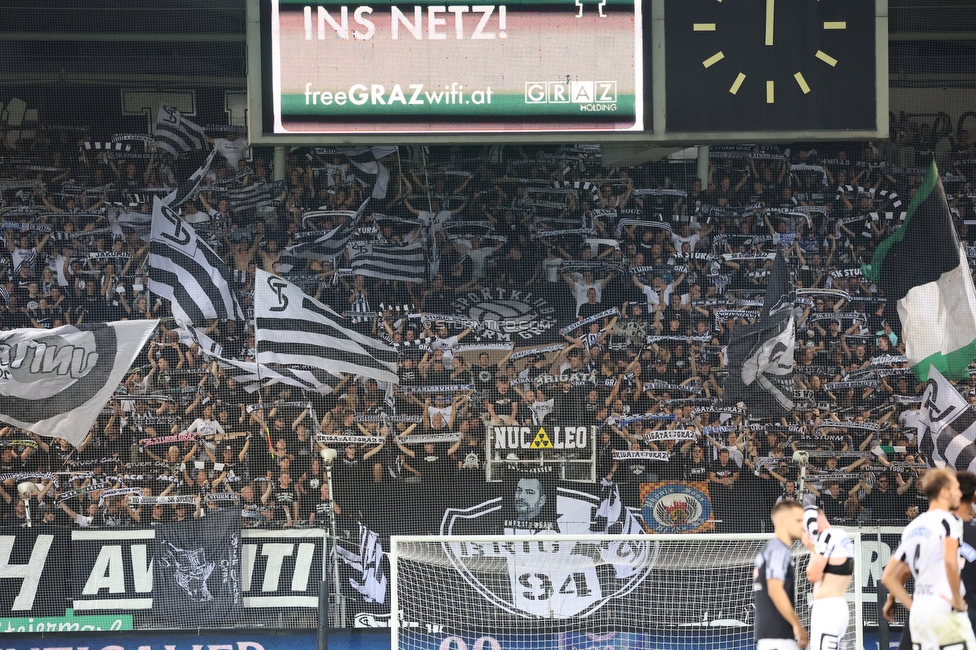 Sturm Graz - Dynamo Kiew
UEFA Champions League Qualifikation 3. Runde, SK Sturm Graz - FC Dynamo Kiew, Stadion Liebenau Graz, 09.08.2022. 

Foto zeigt Fans von Sturm
Schlüsselwörter: schals brigata