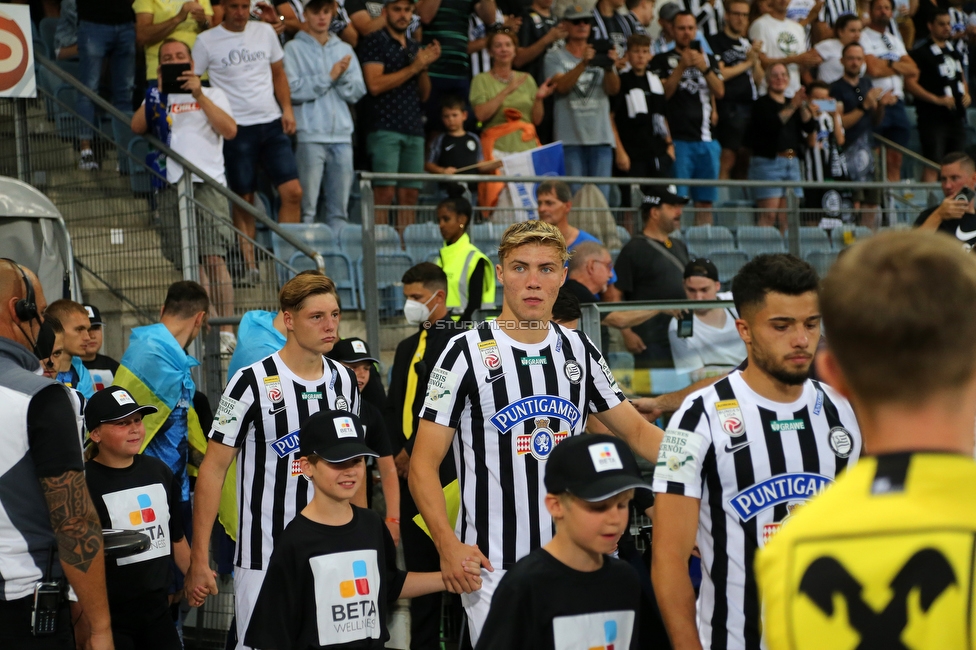 Sturm Graz - Dynamo Kiew
UEFA Champions League Qualifikation 3. Runde, SK Sturm Graz - FC Dynamo Kiew, Stadion Liebenau Graz, 09.08.2022. 

Foto zeigt Manprit Sarkaria (Sturm), Rasmus Hoejlund (Sturm) und Alexander Prass (Sturm)
