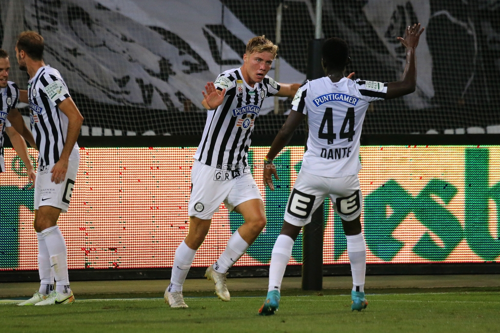 Sturm Graz - Dynamo Kiew
UEFA Champions League Qualifikation 3. Runde, SK Sturm Graz - FC Dynamo Kiew, Stadion Liebenau Graz, 09.08.2022. 

Foto zeigt Manprit Sarkaria (Sturm) und Amadou Dante (Sturm)
