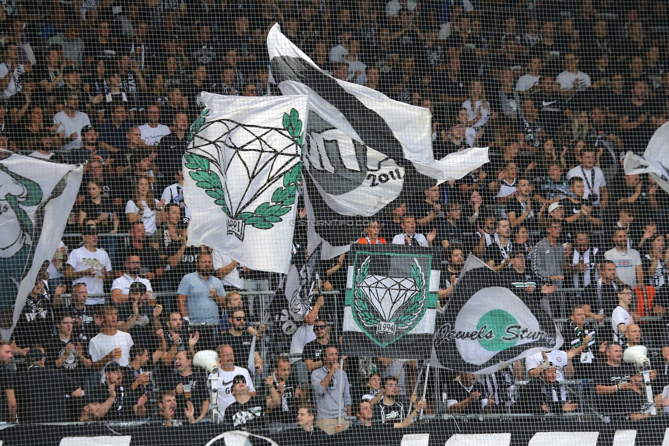 Sturm Graz - Altach
Oesterreichische Fussball Bundesliga, 4. Runde, SK Sturm Graz - SCR Altach, Stadion Liebenau Graz, 13.08.2022. 

Foto zeigt Fans von Sturm
Schlüsselwörter: jewels