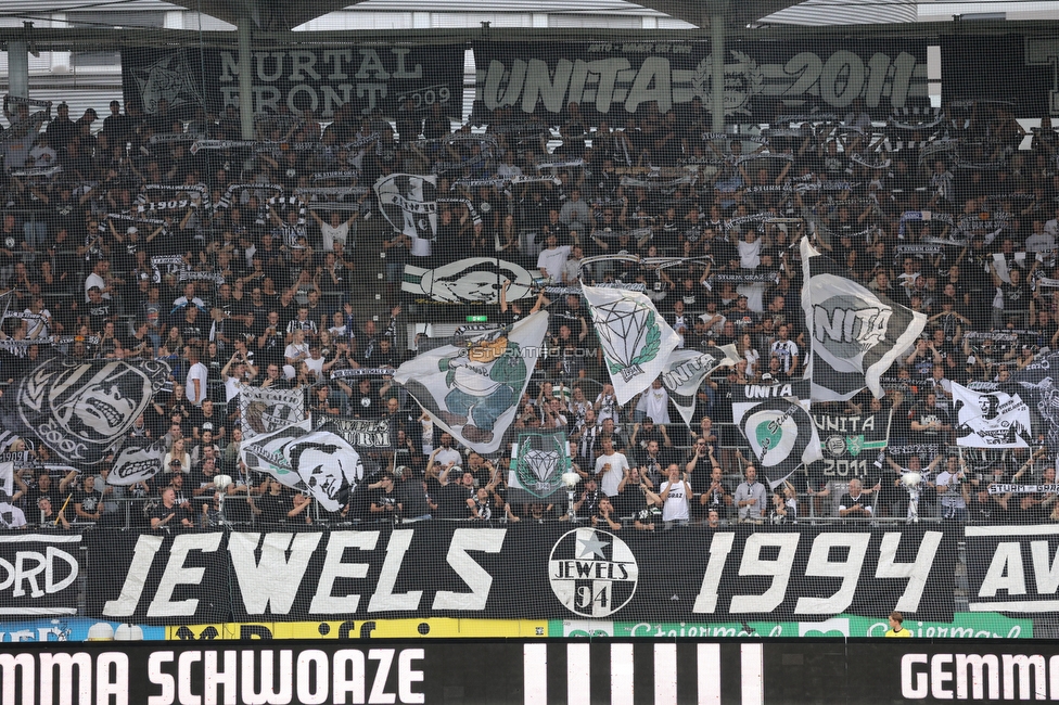 Sturm Graz - Altach
Oesterreichische Fussball Bundesliga, 4. Runde, SK Sturm Graz - SCR Altach, Stadion Liebenau Graz, 13.08.2022. 

Foto zeigt Fans von Sturm
Schlüsselwörter: schals jewels