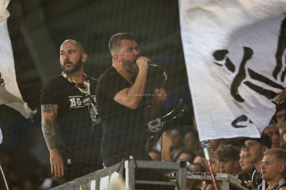 Sturm Graz - Altach
Oesterreichische Fussball Bundesliga, 4. Runde, SK Sturm Graz - SCR Altach, Stadion Liebenau Graz, 13.08.2022. 

Foto zeigt Fans von Sturm
Schlüsselwörter: brigata vorsaenger