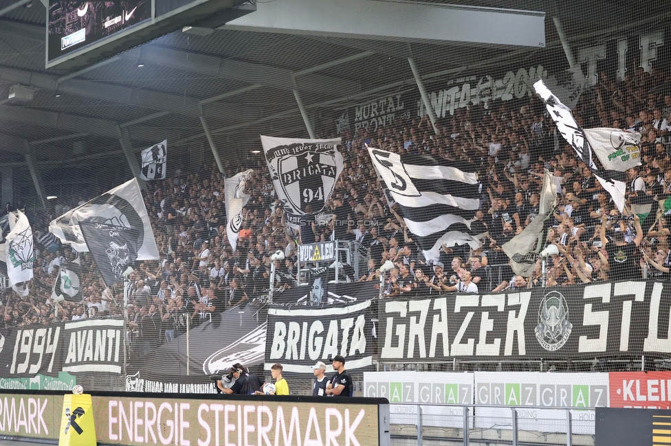 Sturm Graz - Altach
Oesterreichische Fussball Bundesliga, 4. Runde, SK Sturm Graz - SCR Altach, Stadion Liebenau Graz, 13.08.2022. 

Foto zeigt Fans von Sturm
Schlüsselwörter: brigata