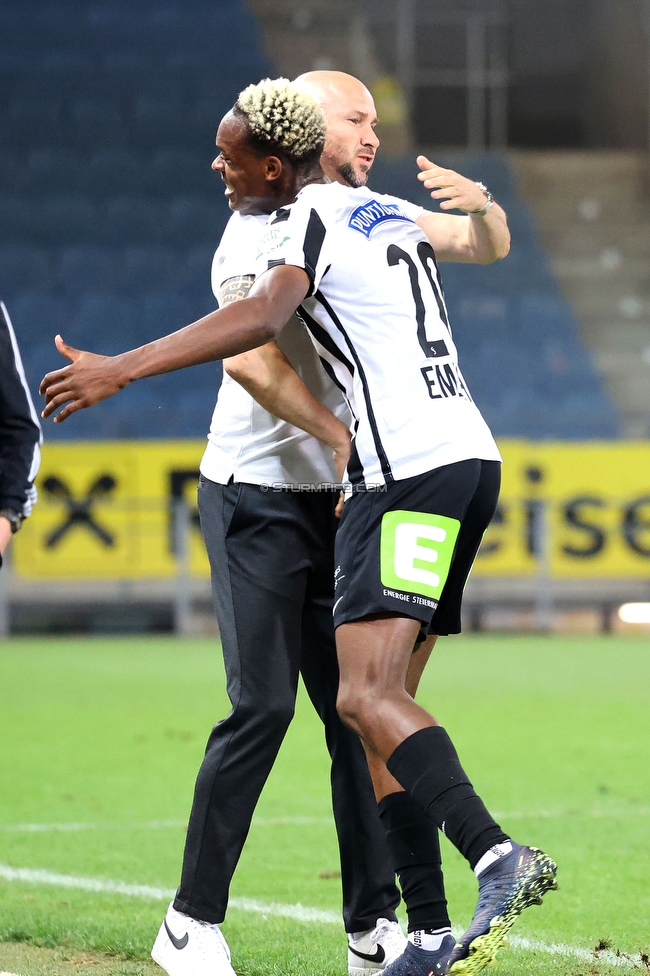 Sturm Graz - Altach
Oesterreichische Fussball Bundesliga, 4. Runde, SK Sturm Graz - SCR Altach, Stadion Liebenau Graz, 13.08.2022. 

Foto zeigt Christian Ilzer (Cheftrainer Sturm) und Emanuel Emegha (Sturm)
Schlüsselwörter: tor