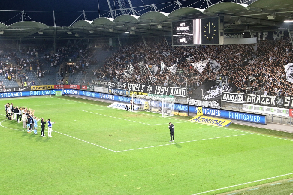 Sturm Graz - Altach
Oesterreichische Fussball Bundesliga, 4. Runde, SK Sturm Graz - SCR Altach, Stadion Liebenau Graz, 13.08.2022. 

Foto zeigt die Mannschaft von Sturm und Fans von Sturm
