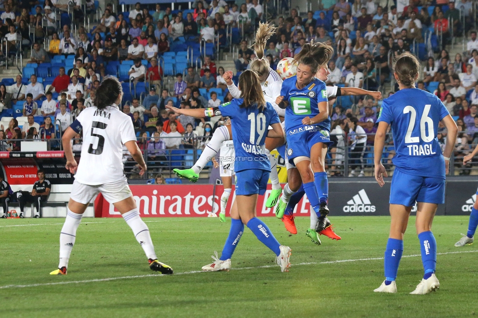 Real Madrid - Sturm Damen
UEFA Champions League Qualifikation, 1. Runde, Real Madrid CF Femenino - SK Sturm Graz Damen, Estadio Alfredo Di Stefano Madrid, 18.08.2022. 

Foto zeigt Annabel Schasching (Sturm Damen), Lilli Purtscheller (Sturm Damen) und Leonie Tragl (Sturm Damen)
