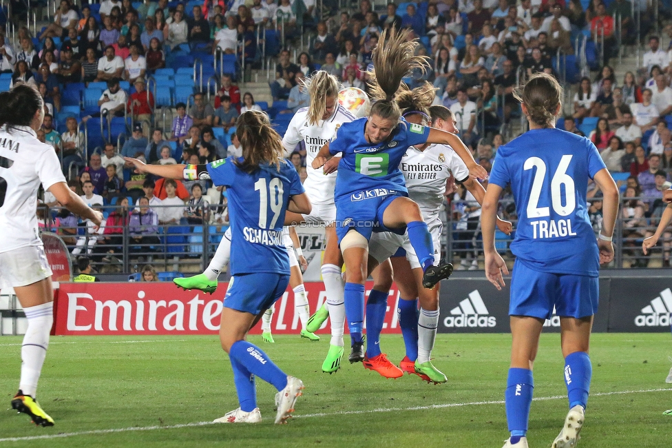 Real Madrid - Sturm Damen
UEFA Champions League Qualifikation, 1. Runde, Real Madrid CF Femenino - SK Sturm Graz Damen, Estadio Alfredo Di Stefano Madrid, 18.08.2022. 

Foto zeigt Annabel Schasching (Sturm Damen), Lilli Purtscheller (Sturm Damen) und Leonie Tragl (Sturm Damen)
