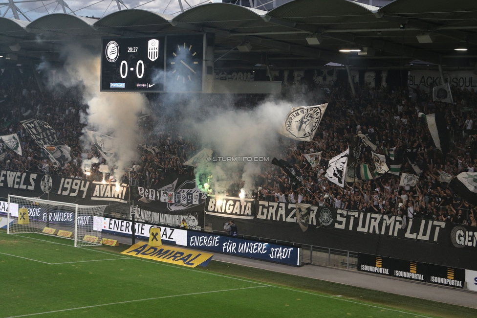 Sturm Graz - LASK
Oesterreichische Fussball Bundesliga, 5. Runde, SK Sturm Graz - LASK, Stadion Liebenau Graz, 20.08.2022. 

Foto zeigt Fans von Sturm
Schlüsselwörter: brigata pyrotechnik