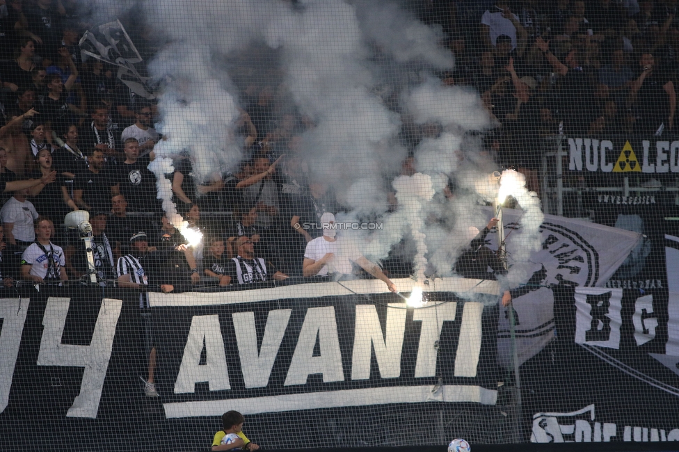 Sturm Graz - LASK
Oesterreichische Fussball Bundesliga, 5. Runde, SK Sturm Graz - LASK, Stadion Liebenau Graz, 20.08.2022. 

Foto zeigt Fans von Sturm
Schlüsselwörter: brigata pyrotechnik