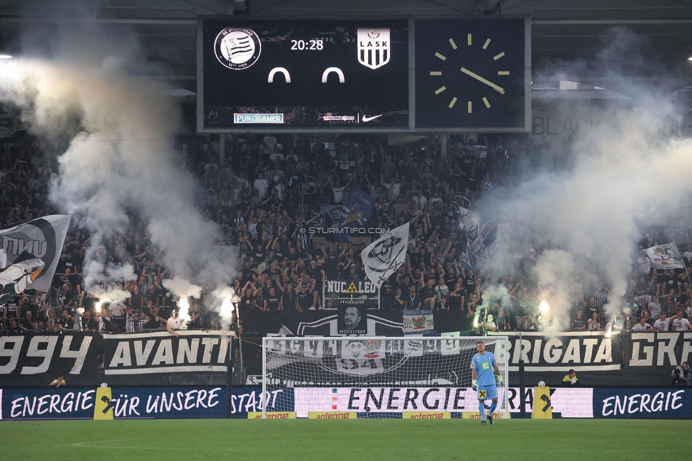 Sturm Graz - LASK
Oesterreichische Fussball Bundesliga, 5. Runde, SK Sturm Graz - LASK, Stadion Liebenau Graz, 20.08.2022. 

Foto zeigt Fans von Sturm
Schlüsselwörter: brigata pyrotechnik